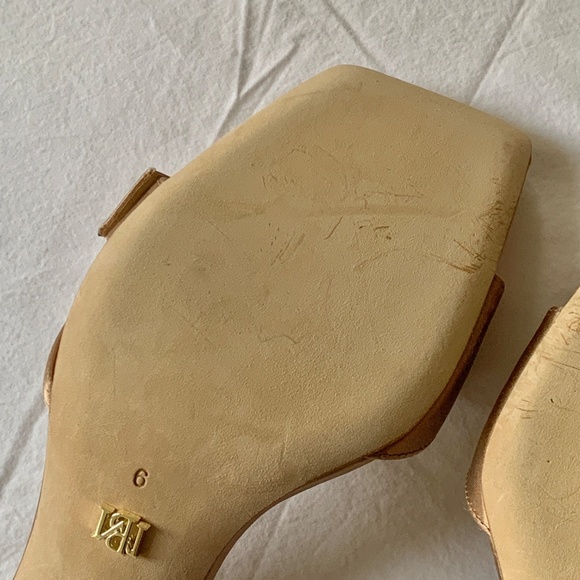 Badgley Mischka Judith Pumps in Clay US9 - Picture 12 of 14